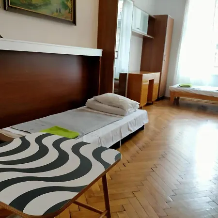 Apartment Wielopole 9 *